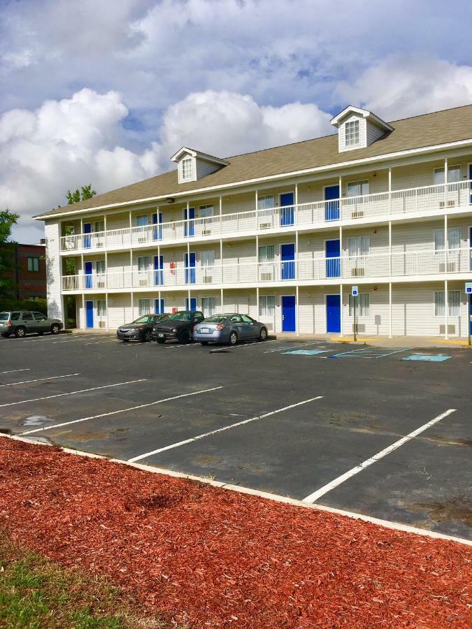 Intown Suites Extended Stay North Charleston Sc - Rivers Ave Εξωτερικό φωτογραφία